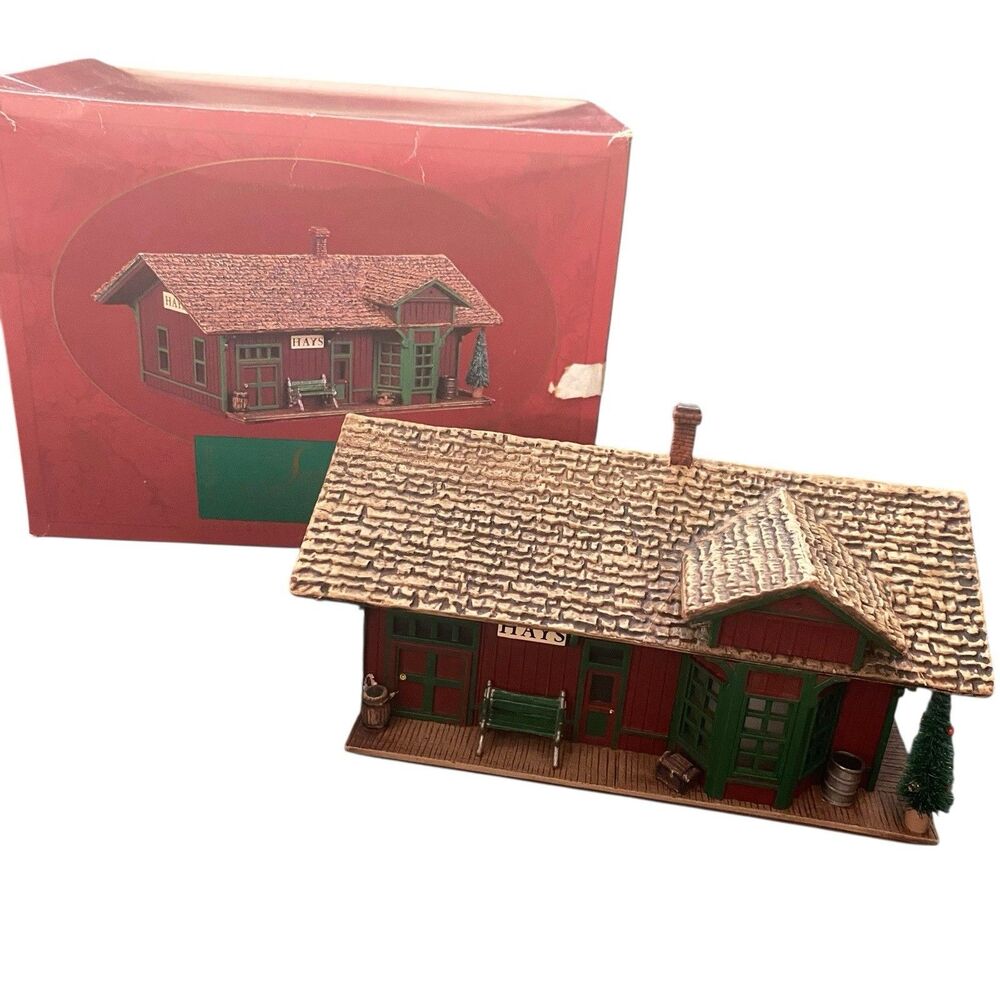 Hallmark Sarah Plain and Tall Collection The Hays Train Station HO Scale 1994